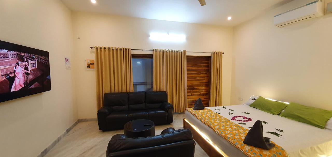 Shree Suites Kuttālam Exterior foto